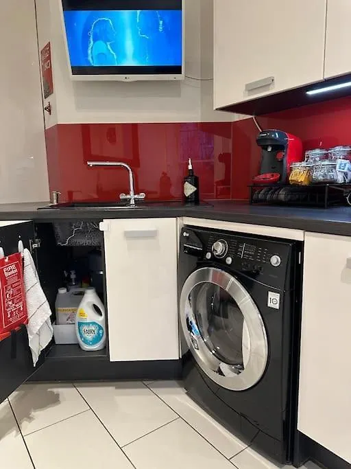 Beautiful & Vast Central Apartment Free Parking Cheltenham 0*,  United Kingdom