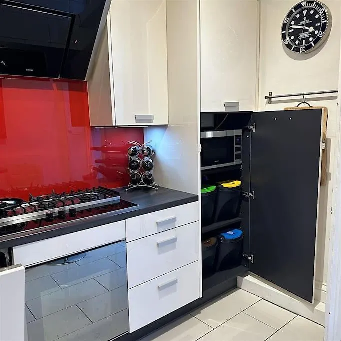 Beautiful & Vast Central Apartment Free Parking Cheltenham